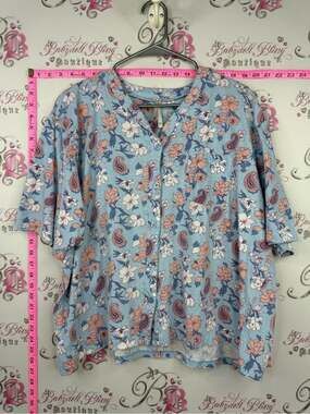 BELLINA tshirt flower Light Blue Floral Button-Down Blouse with Pink Accents